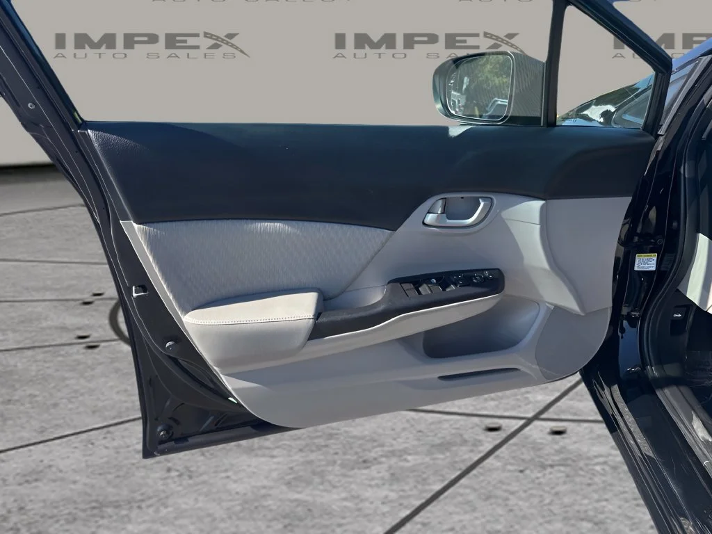 Used 2015  Honda LX image 19