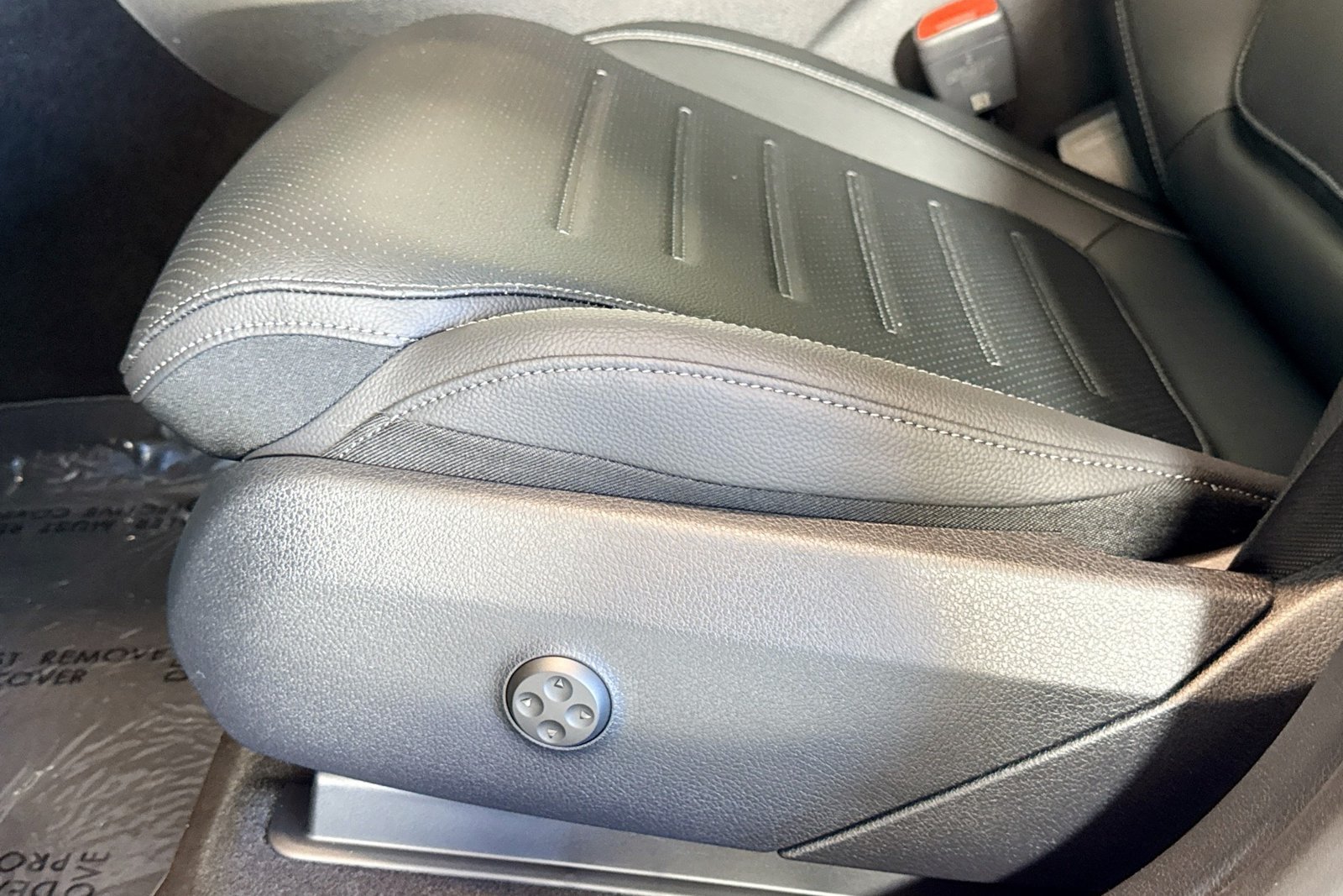 New 2026 Manufaktur Alpine Grey Mercedes-Benz GLC 300 image 16