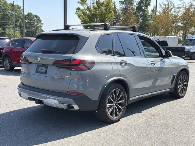 Used 2025  BMW xDrive40i image 4