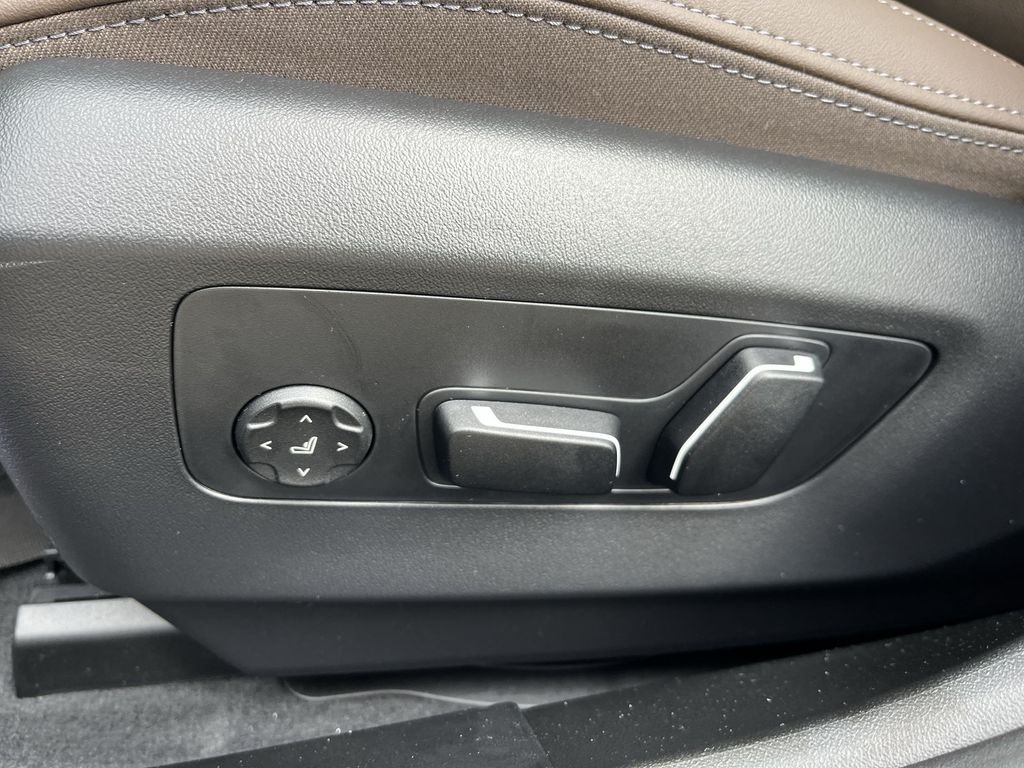Used 2026 Dark Graphite BMW 530i xDrive image 12