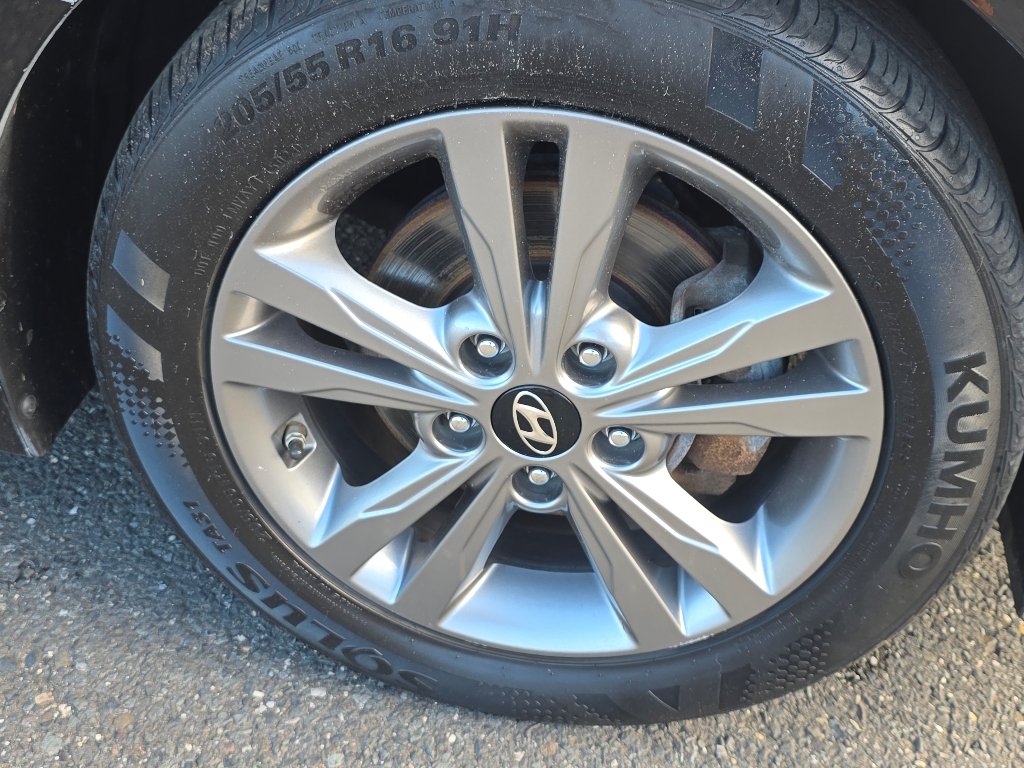 Certified Used 2018 Black Noir Pearl Hyundai Value Edition image 19