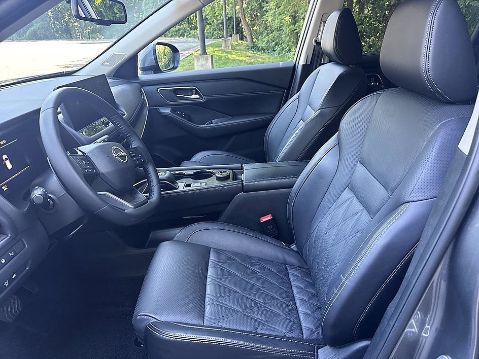 Used 2026 Gun Metallic Nissan Platinum image 11
