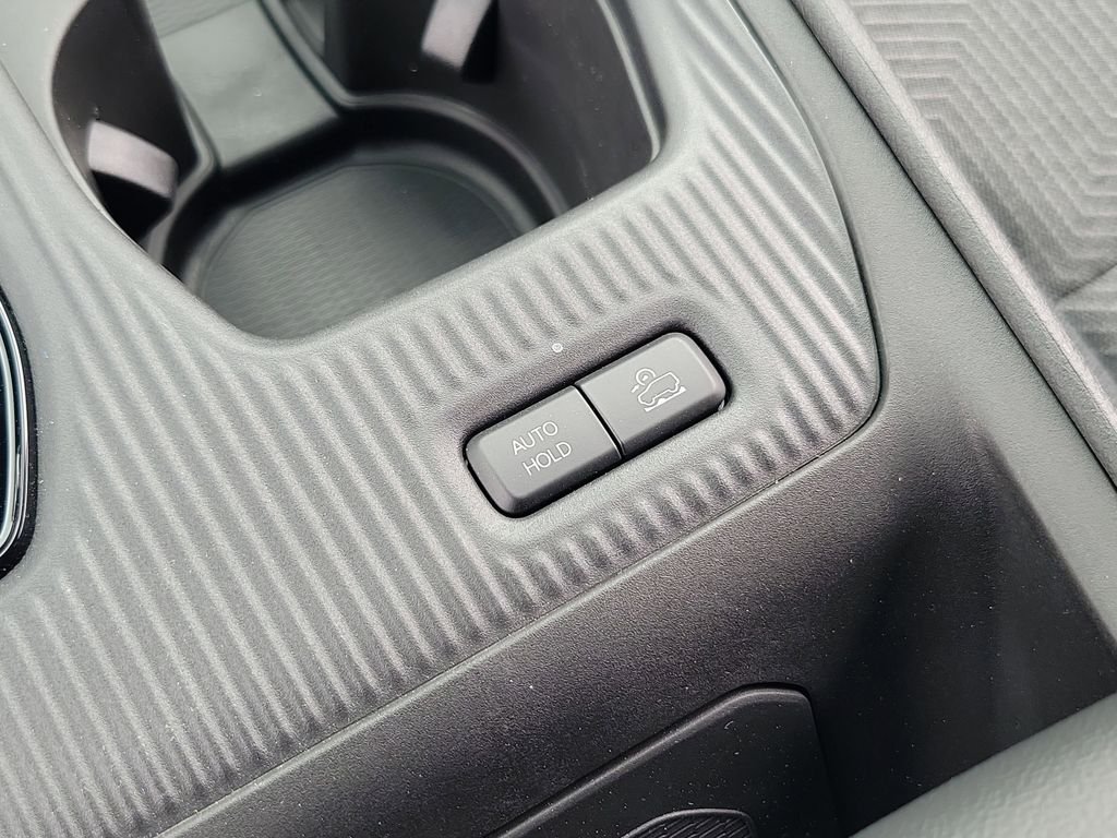New 2026 Diamond Black Crystal Pearlcoat Jeep Laredo image 28