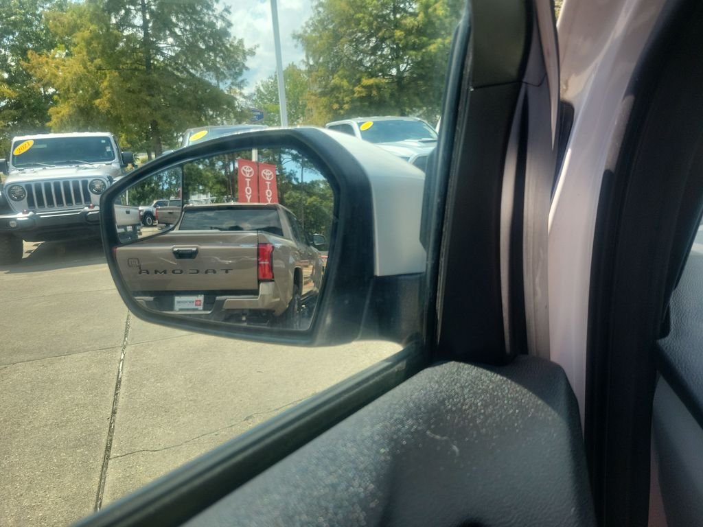 Used 2018 White Ford Titanium image 12