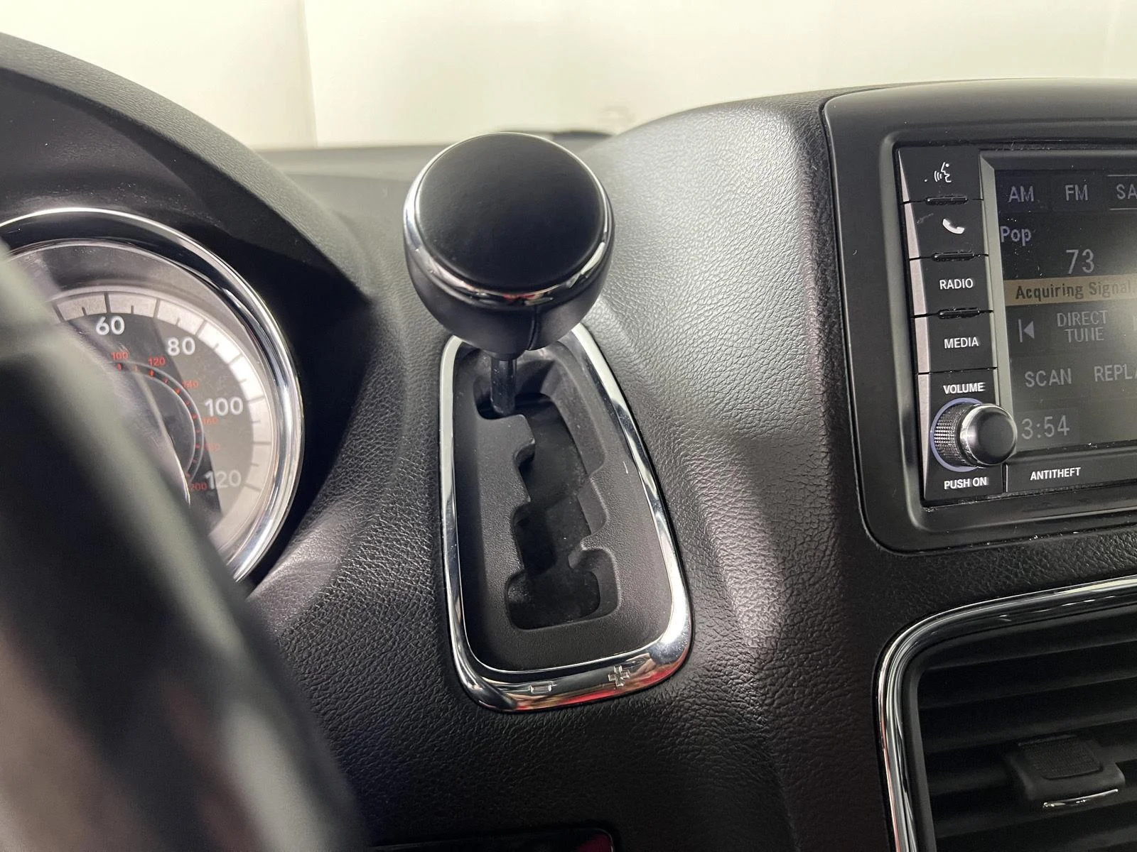 Used 2019 Granite Pearlcoat Dodge SXT image 21
