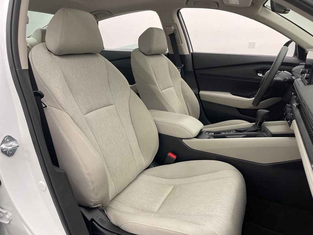 Used 2024 White Honda EX image 31