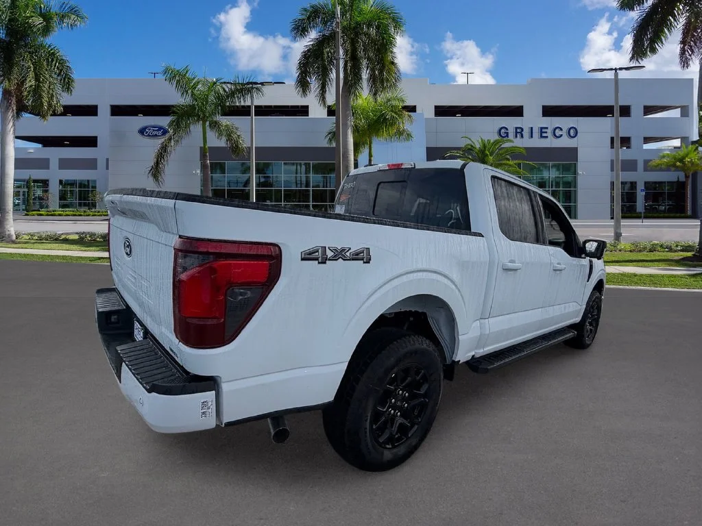 New 2026 Oxford White Ford XLT image 7