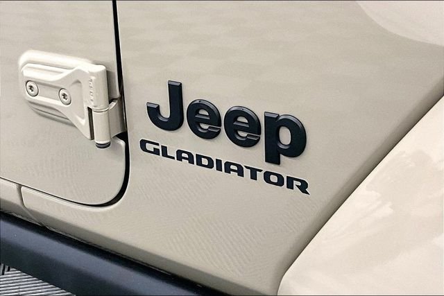 Used 2022 Limited Edition Gobi Clearcoat Jeep Willys image 37