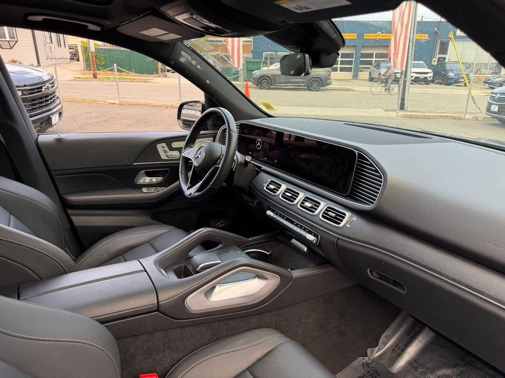 Used 2025 Black Mercedes-Benz GLE 350 image 8