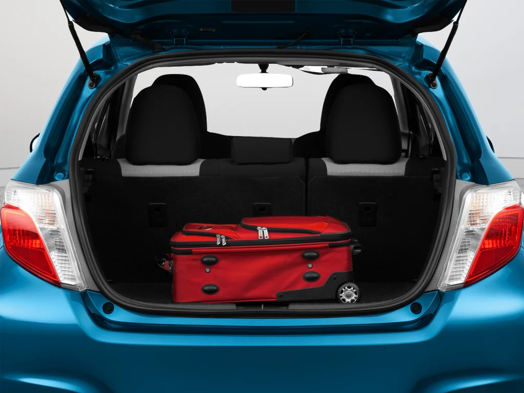 Used 2013 Blue Toyota LE image 34
