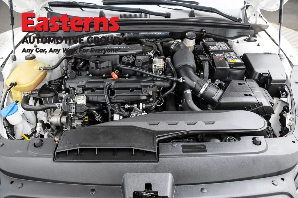 Used 2023 White Kia LXS image 7