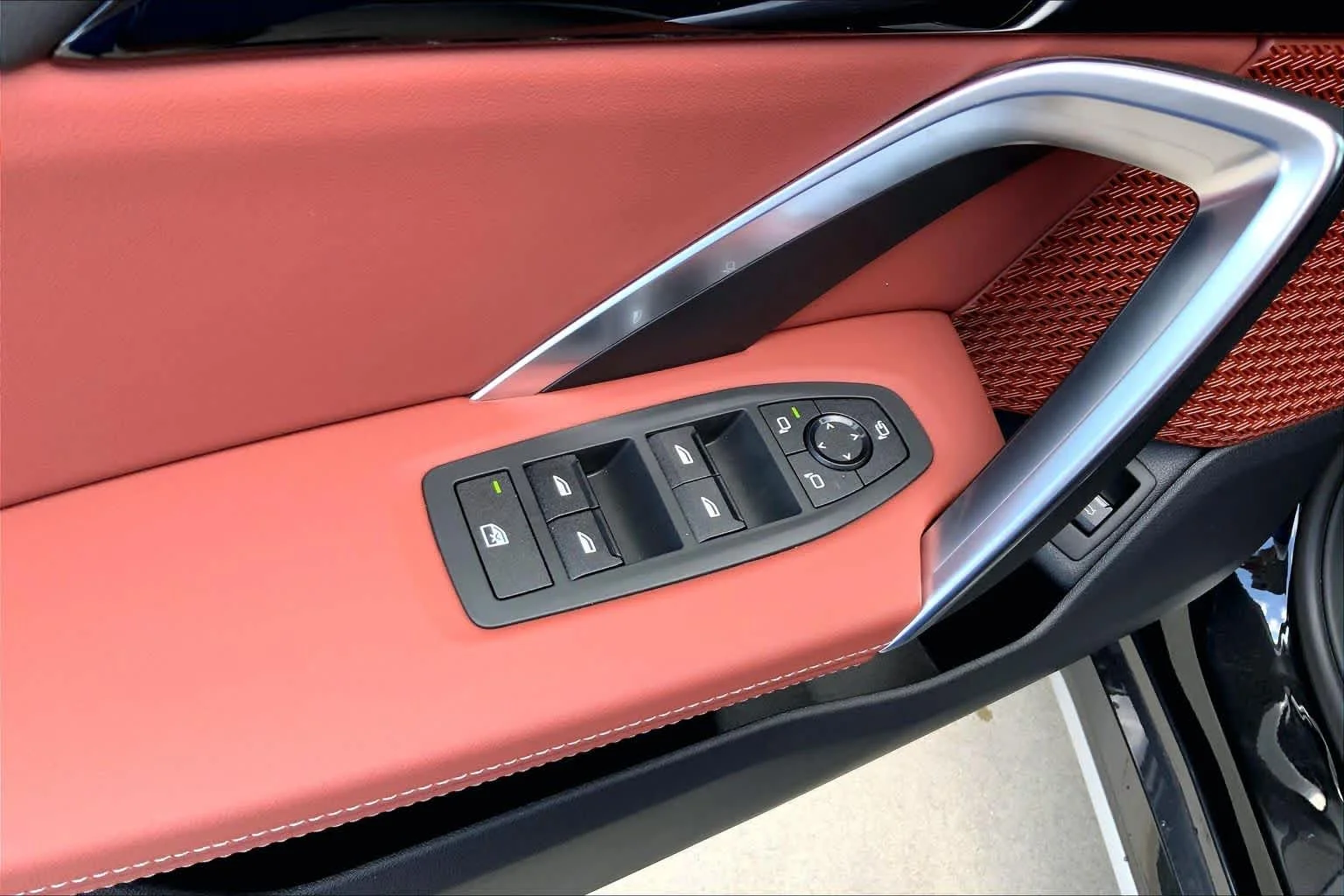 New 2026 Black Sapphire Metallic BMW xDrive28i image 18