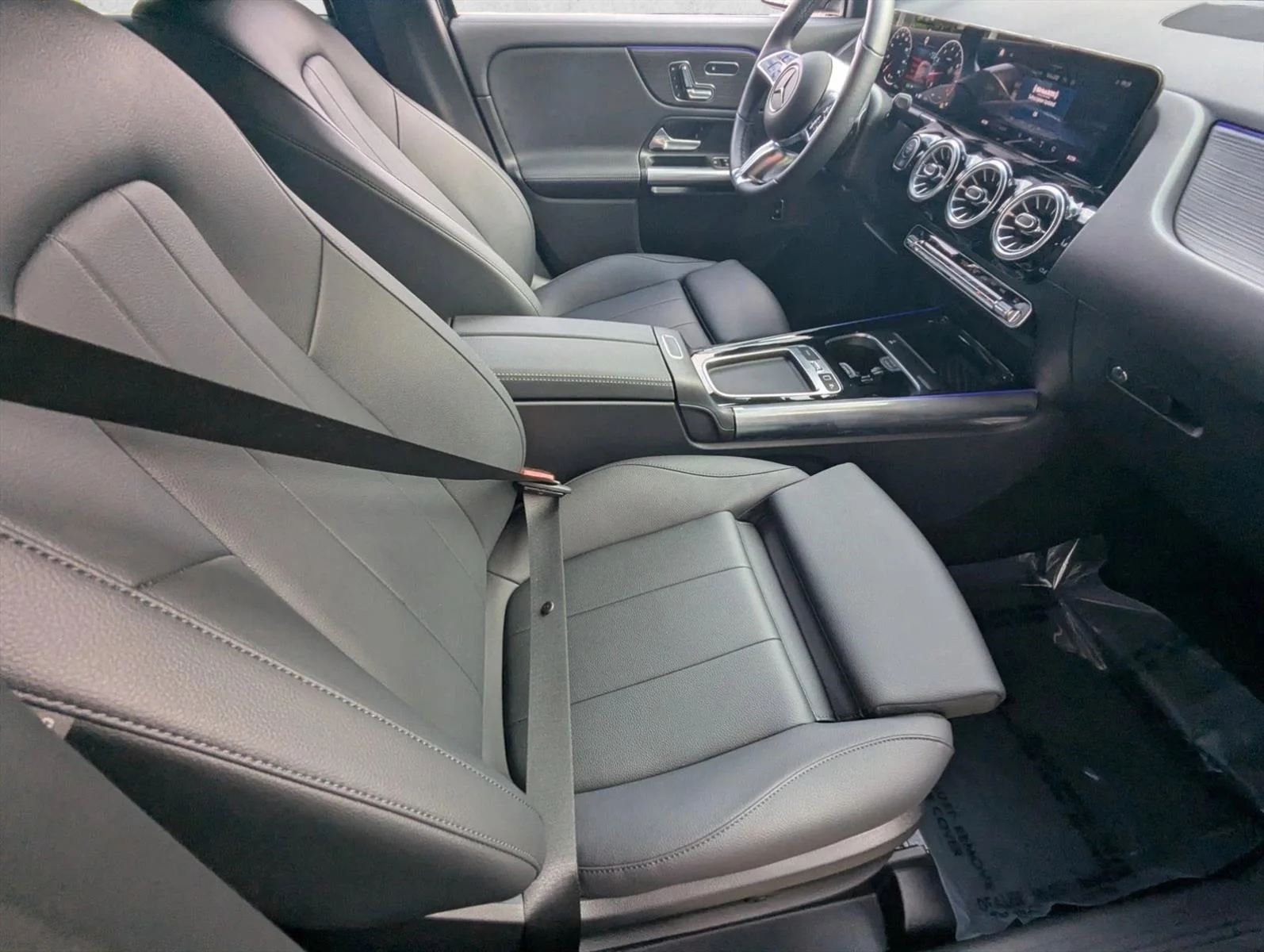 Used 2026 Night Black Mercedes-Benz GLA 250 image 21