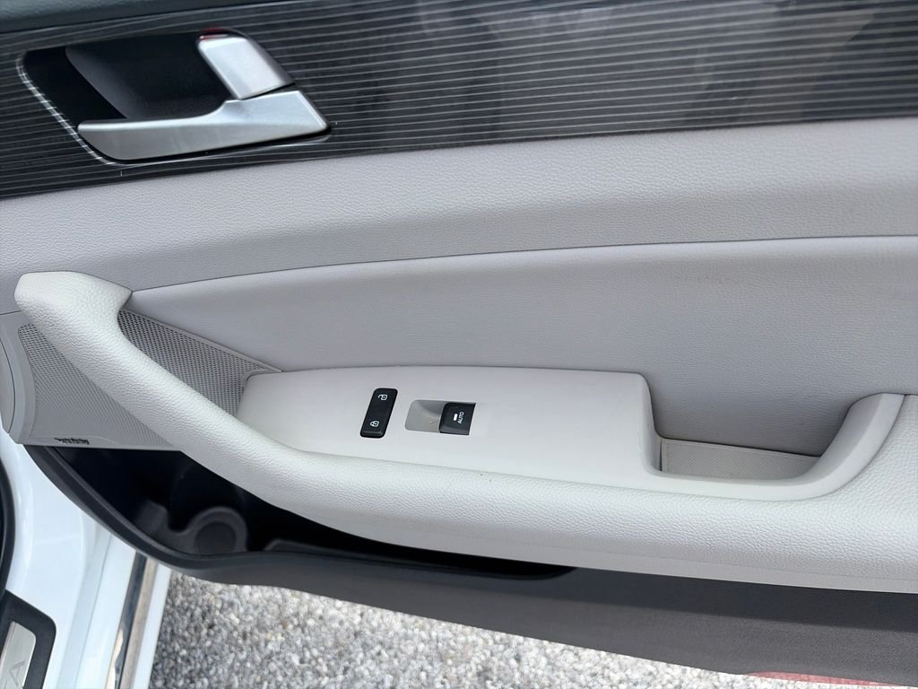 Used 2019 White Hyundai Limited image 43