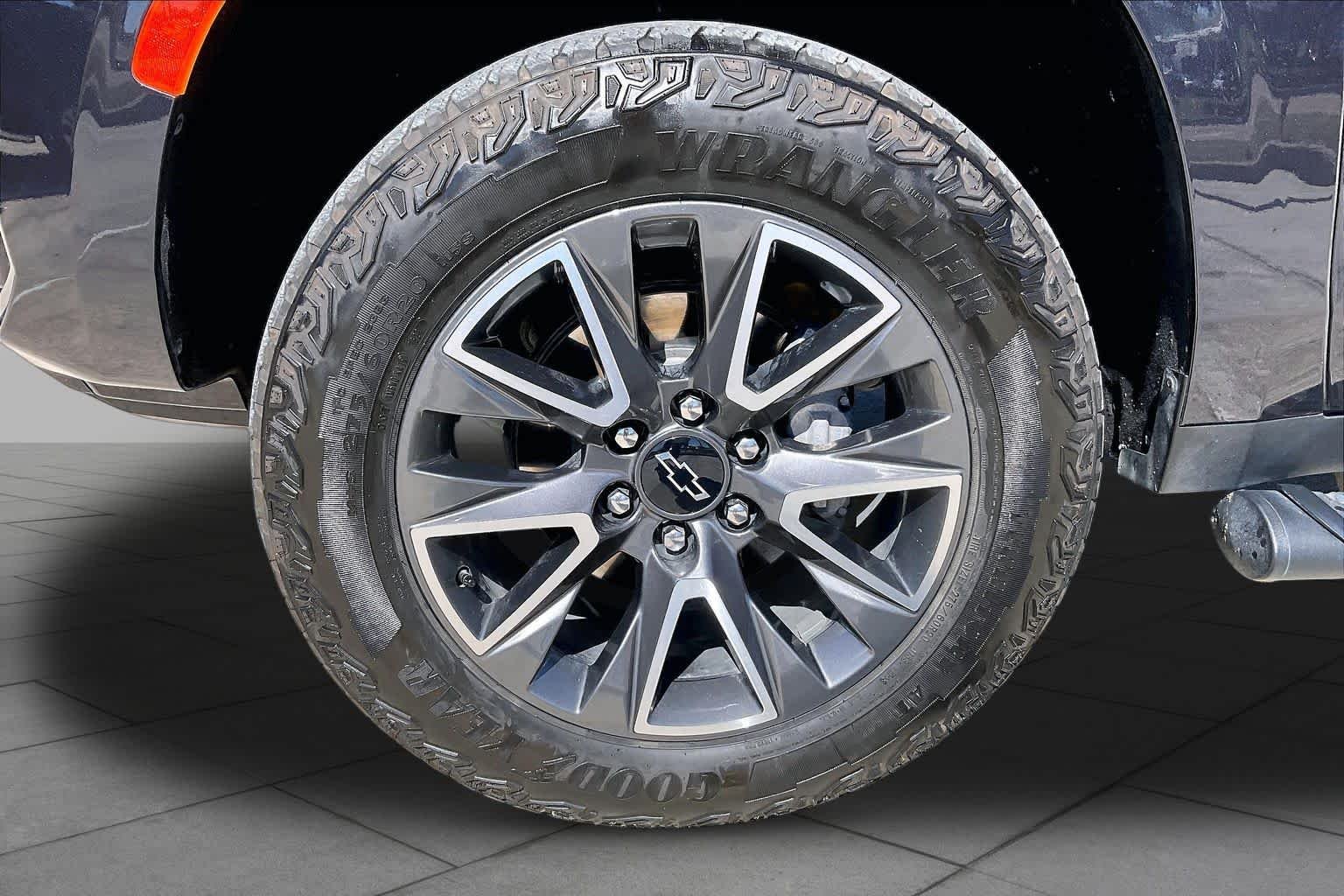 Used 2024 Dark Ash Metallic Chevrolet Z71 image 11