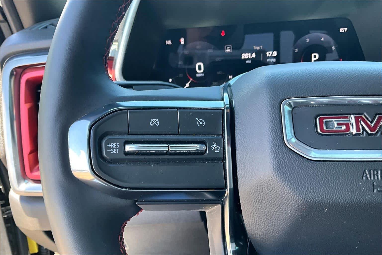Used 2026 Onyx Black GMC 4WD AT4X image 20