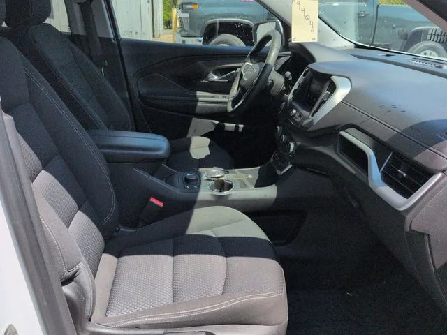 Used 2023 White GMC SLE image 29