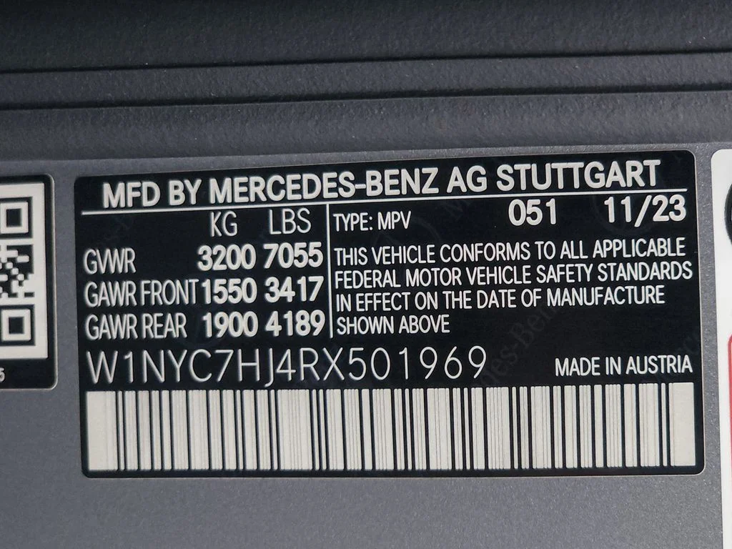 Certified Used 2024 MANUFAKTUR Platinum Magno Mercedes-Benz G 63 AMG® image 38