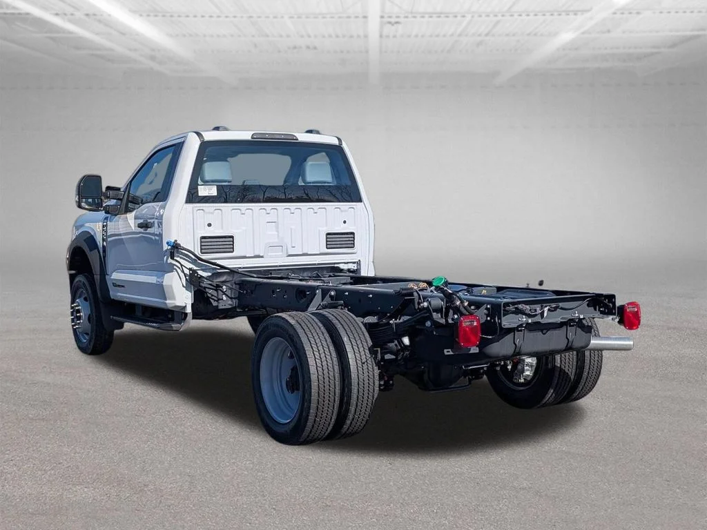 New 2026 Oxford White Ford F-550® XL image 7