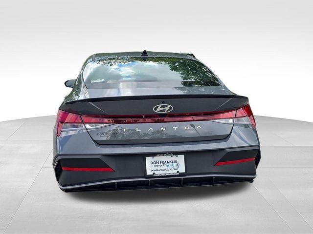 New 2026 Gray Hyundai SEL Sport Plus image 4