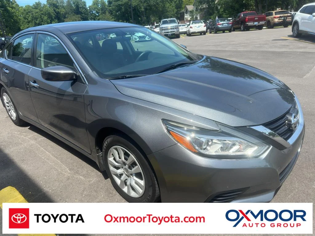 Used 2018 Gun Metallic Nissan 2.5 S image 1