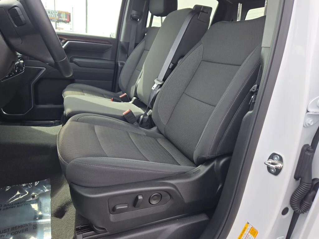 Used 2024 White Chevrolet RST image 22