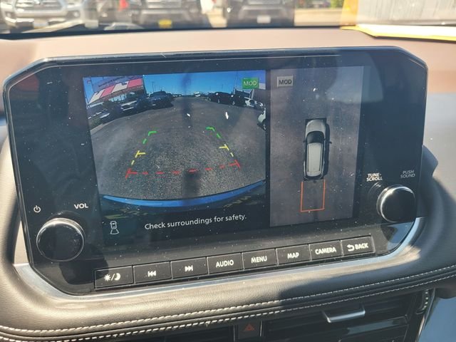 Used 2023 Gray Nissan SL image 22