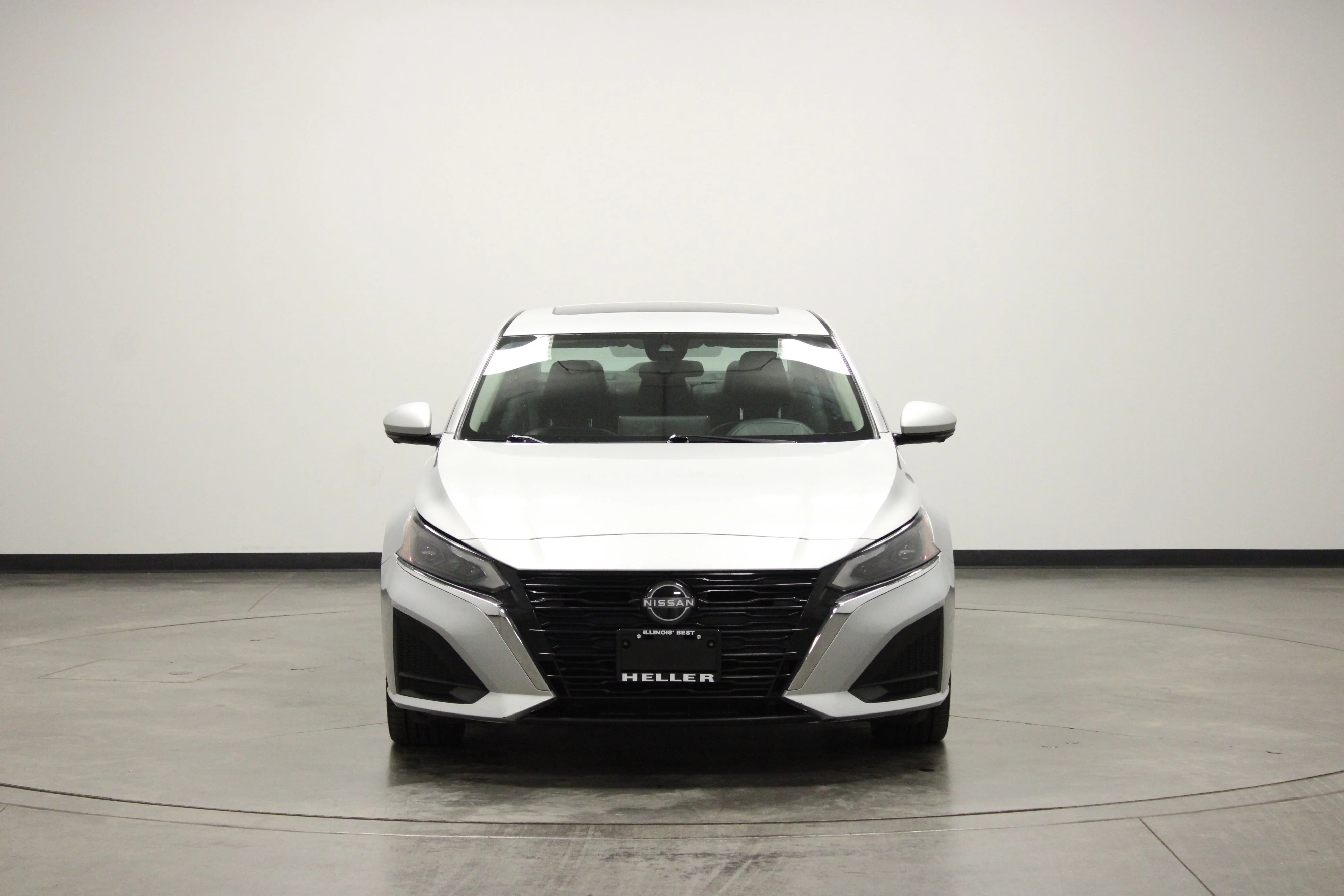 Used 2023 Brilliant Silver Metallic Nissan 2.5 SL image 3