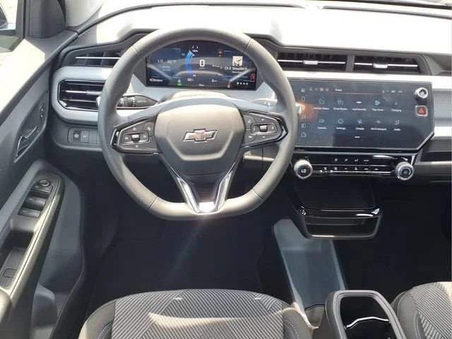 New 2027 Summit White Chevrolet LT image 4