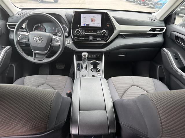 Certified Used 2024 WIND CHILL PEARL Toyota LE image 4
