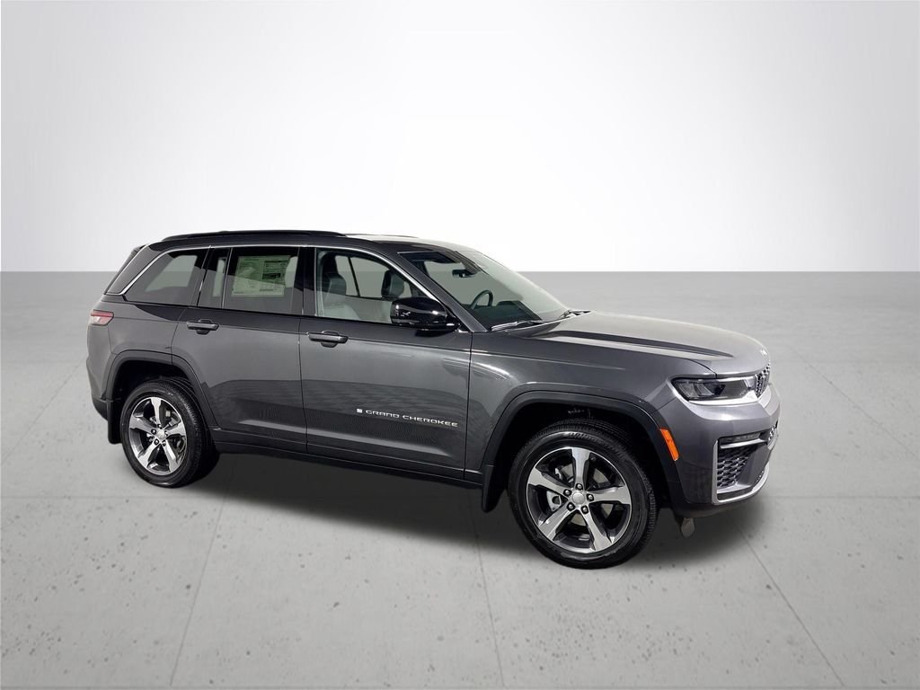 New 2026 Baltic Gray Metallic Clear-Coat Exterior Paint Jeep Limited image 4