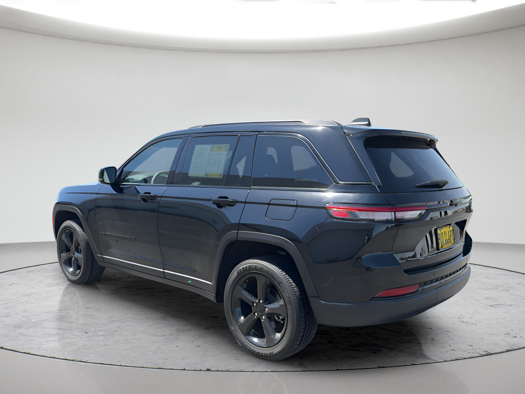 Used 2023 Black Jeep Altitude X image 9