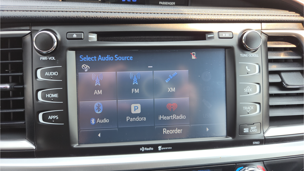Used 2014 Silver Toyota XLE V6 image 46