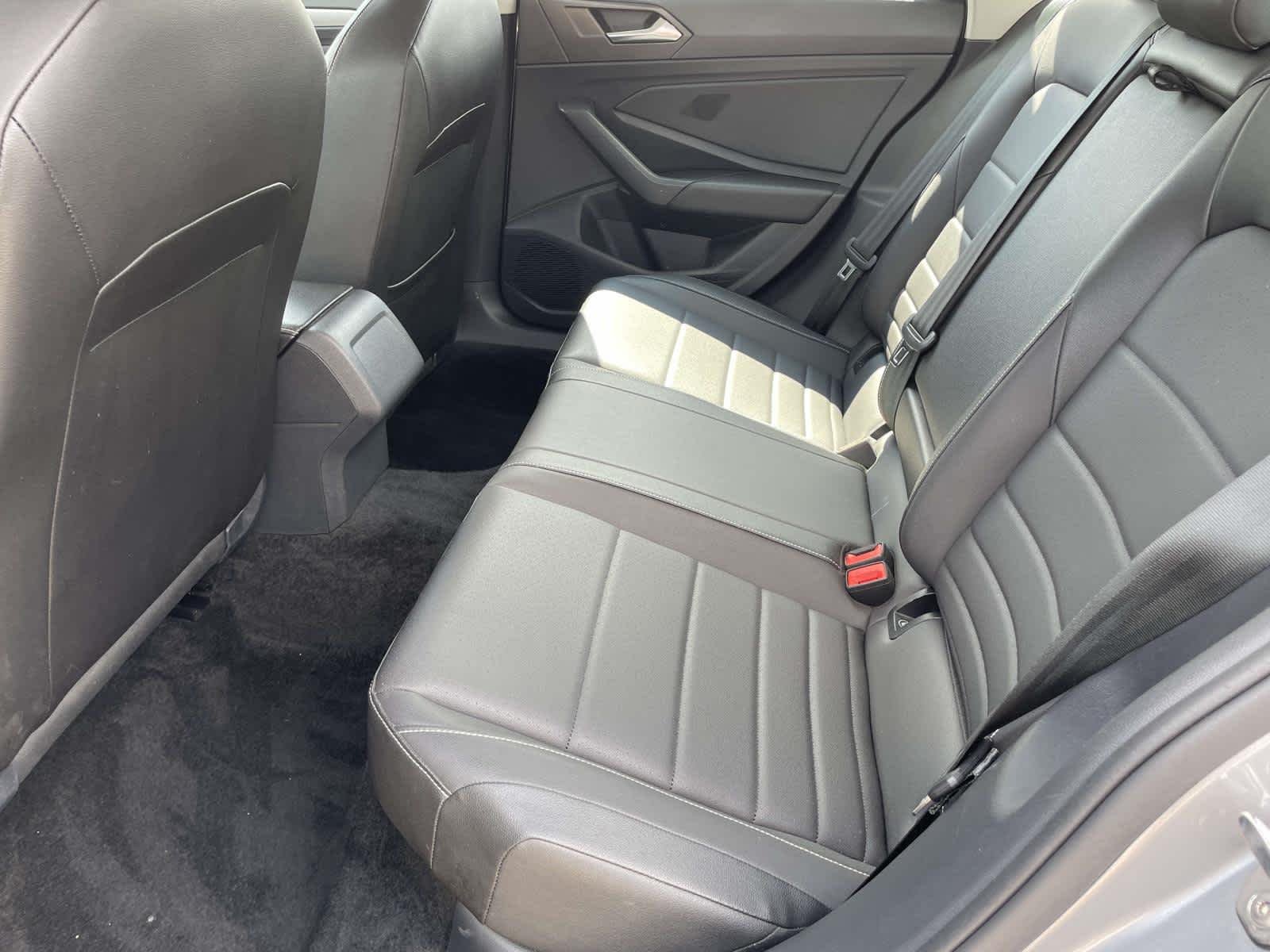 Used 2024 Pyrite Silver Metallic Volkswagen SE image 22