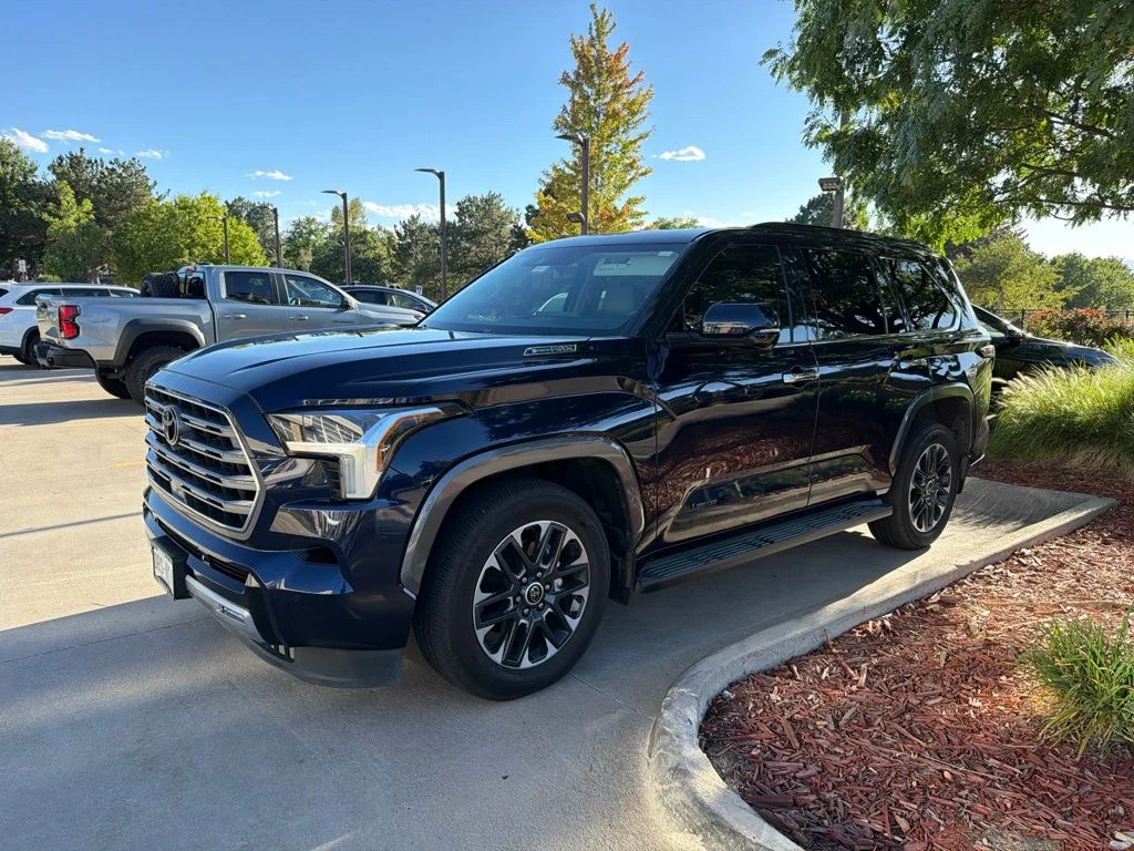Used 2023  Toyota Limited image 1