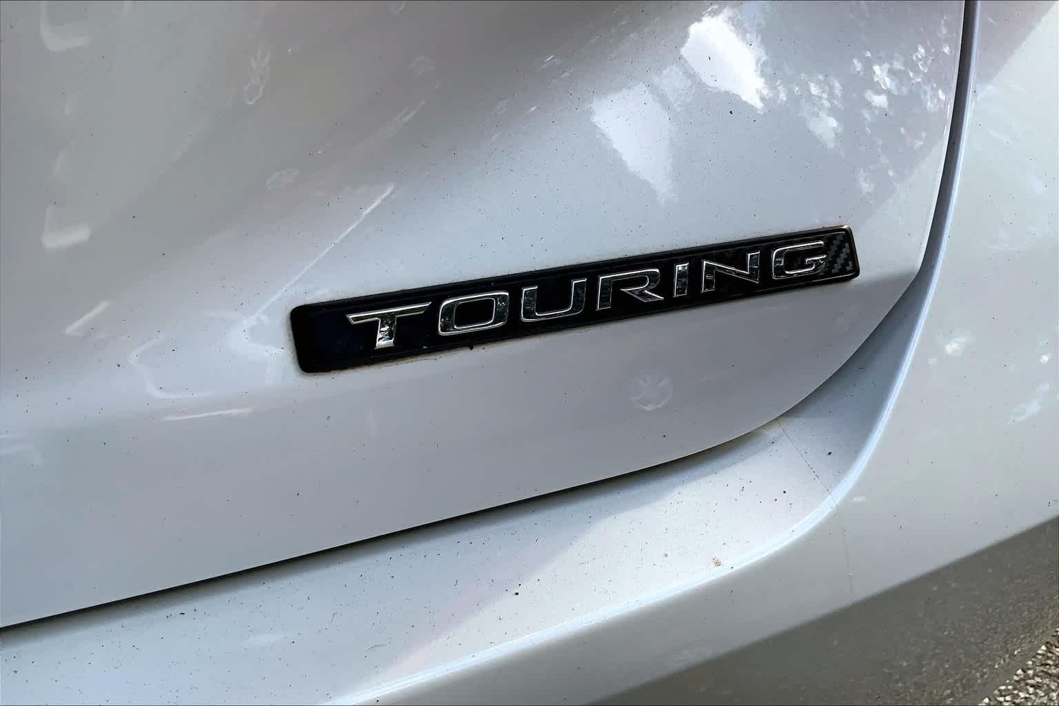 Used 2019 Wind Chill Pearl Toyota Touring image 9