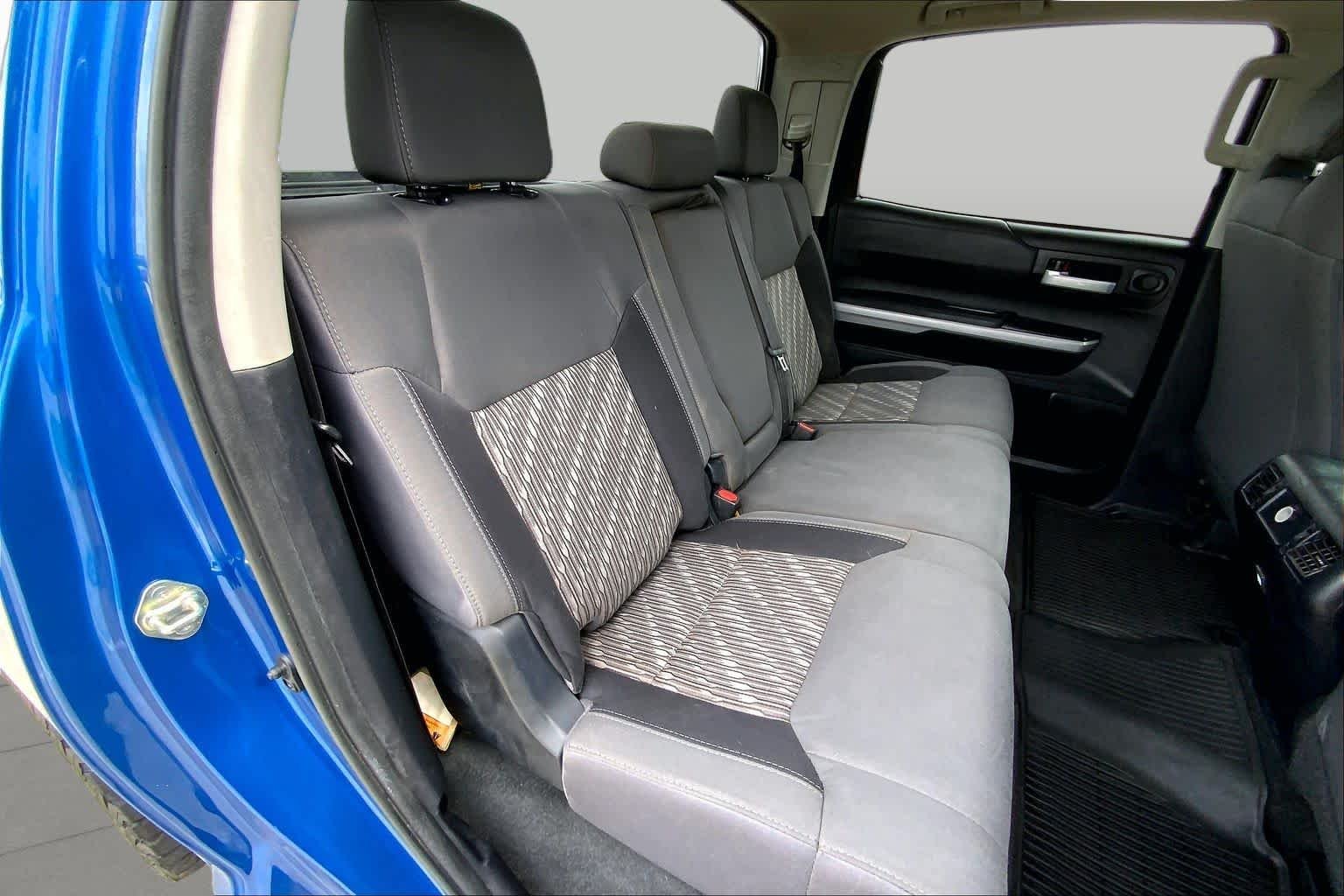 Used 2018 Blazing Blue Pearl Toyota SR5 image 19
