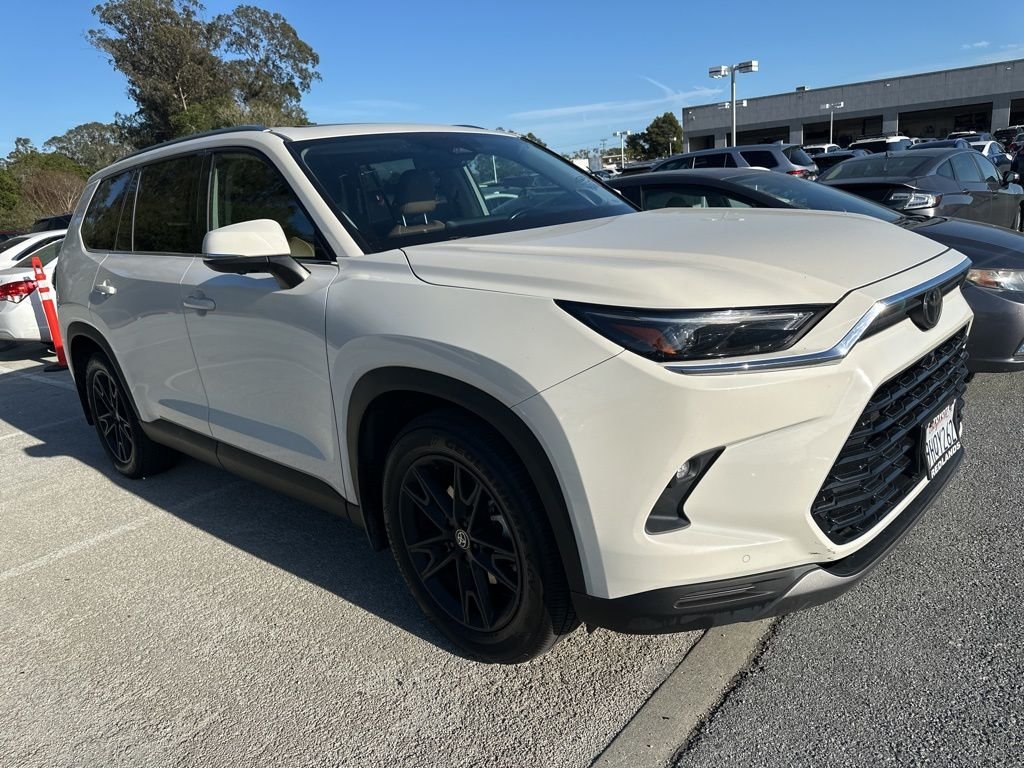 2024 Toyota Grand Highlander Platinum photo 3