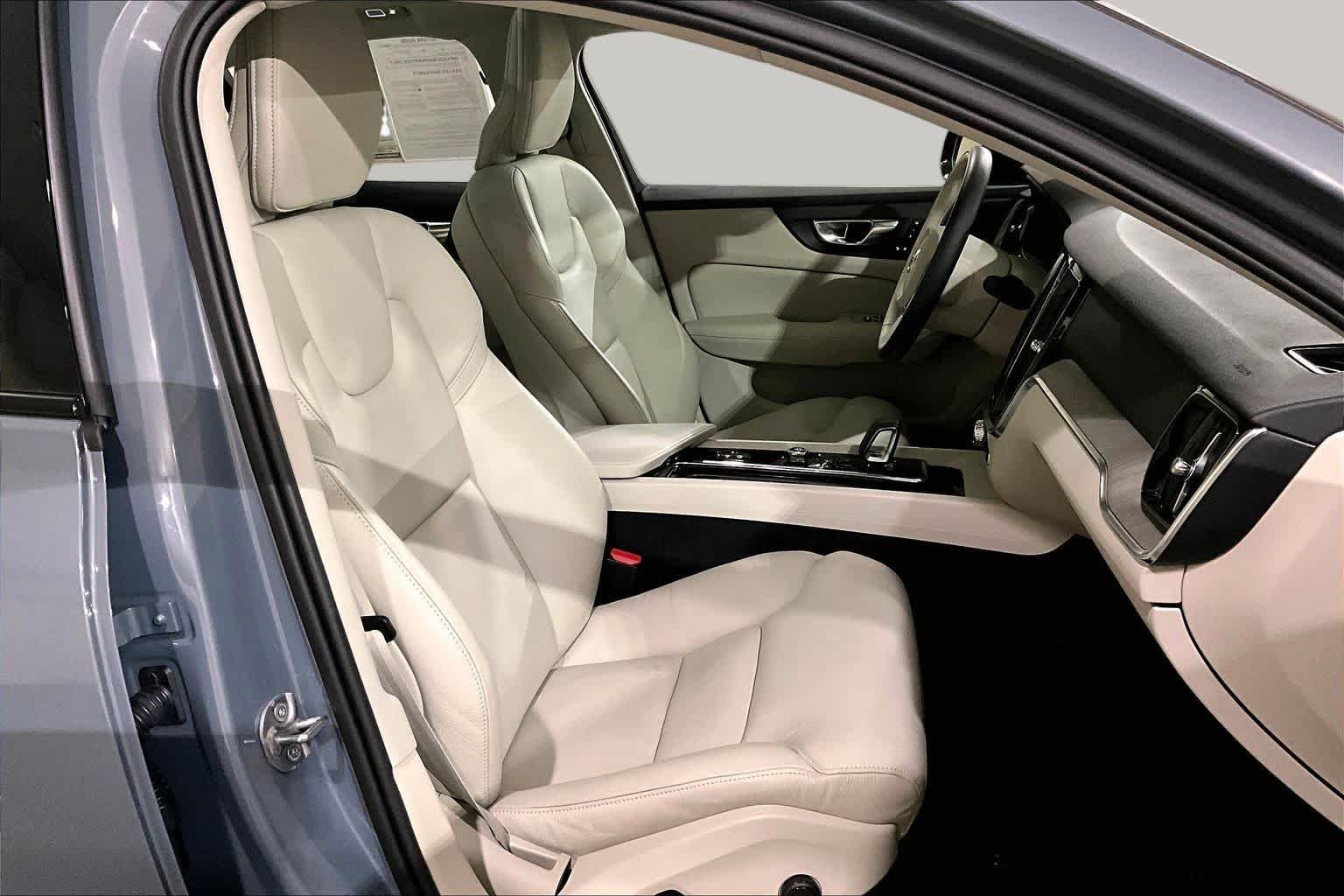 Pre-Owned 2023 Volvo S60 Plus Dark Theme