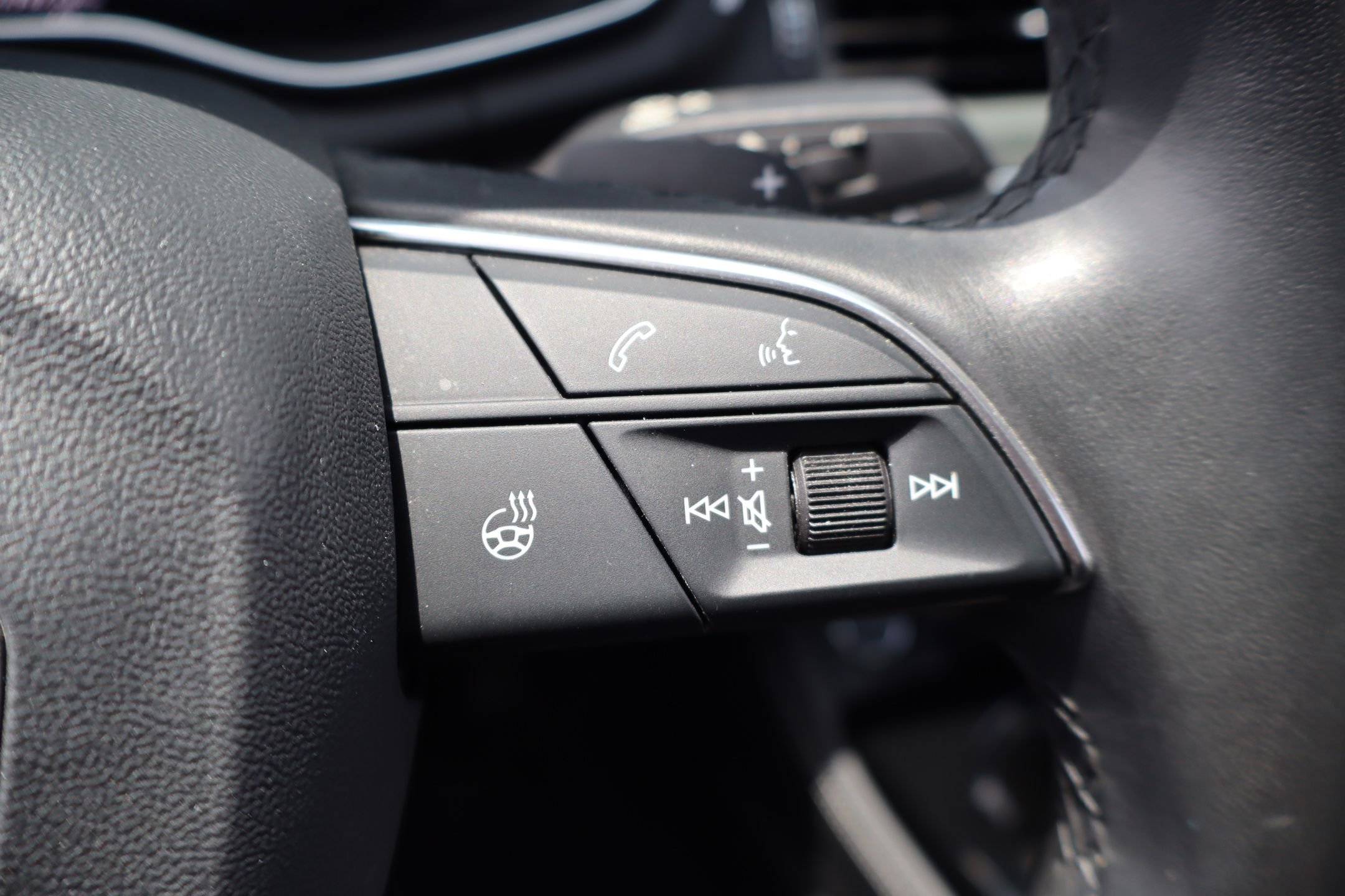 Used 2023 Daytona Gray Pearl Effect Audi 45 S line Premium image 17