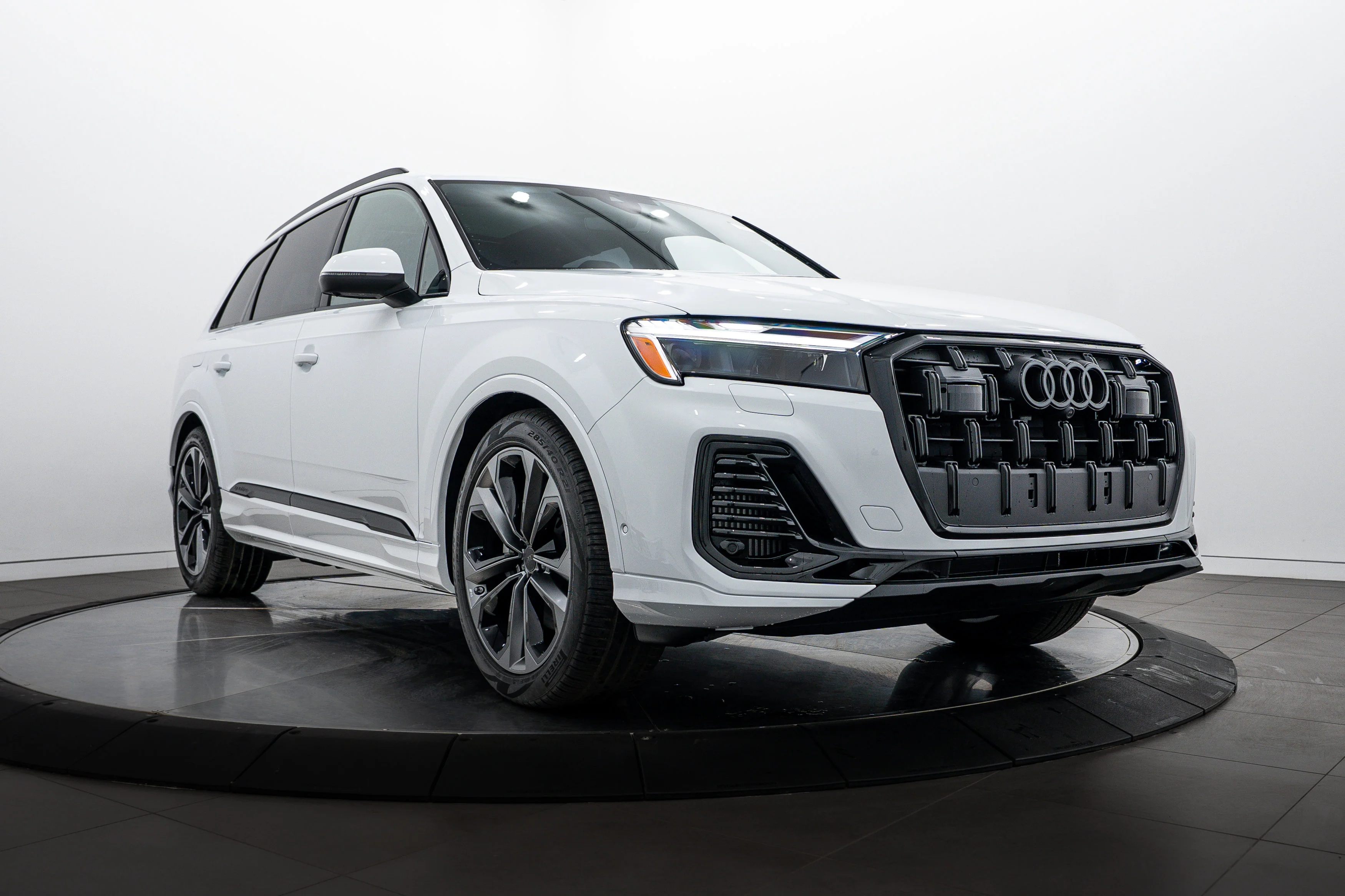 2026 Audi Q7 55 Premium Plus quattro Tiptronic's photo