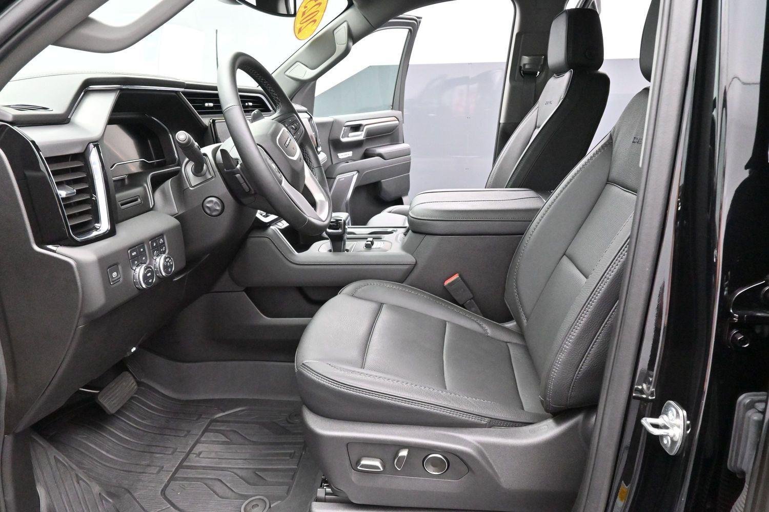 Used 2025 Onyx Black GMC Denali image 13