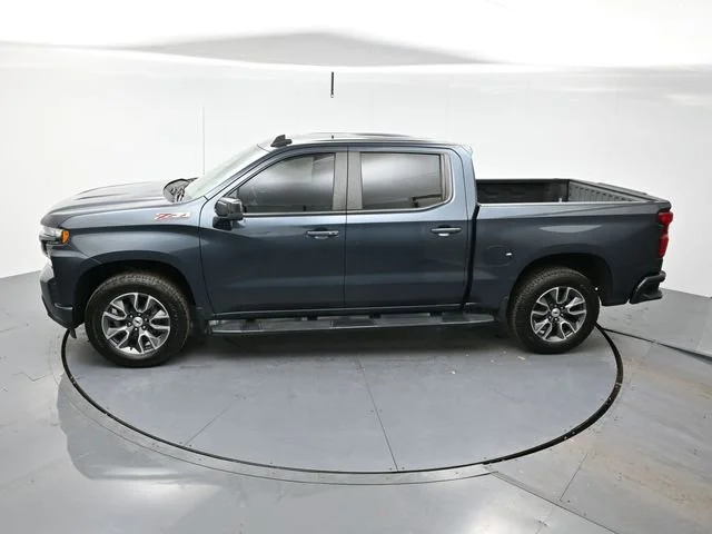 Used 2020 SHADOW GRAY METALLIC Chevrolet RST image 33