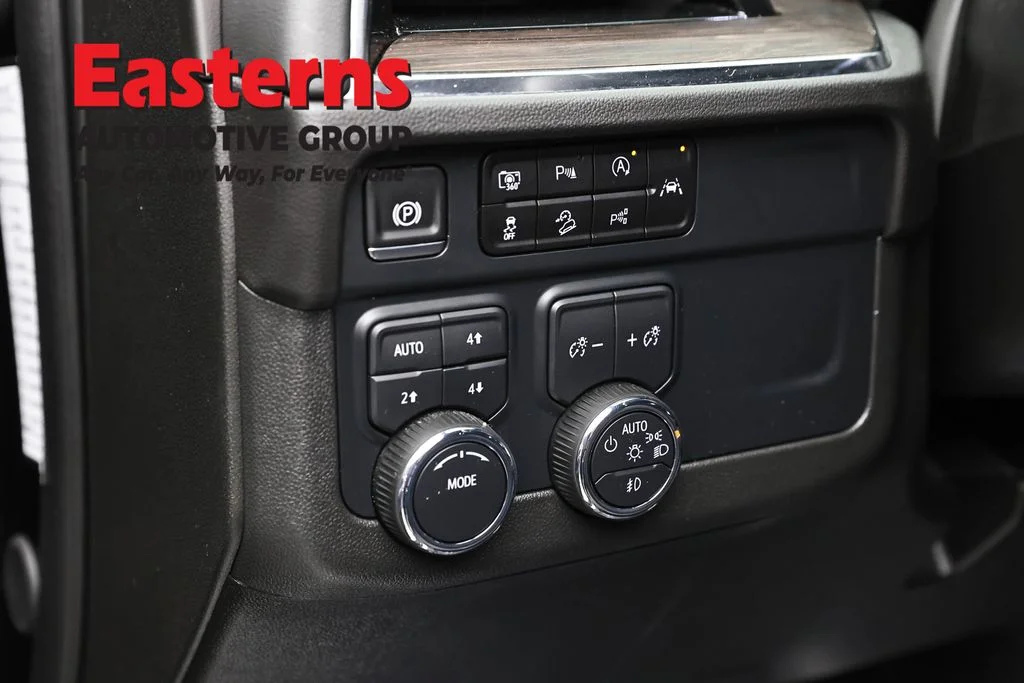 Used 2025 Black Chevrolet Z71 image 22