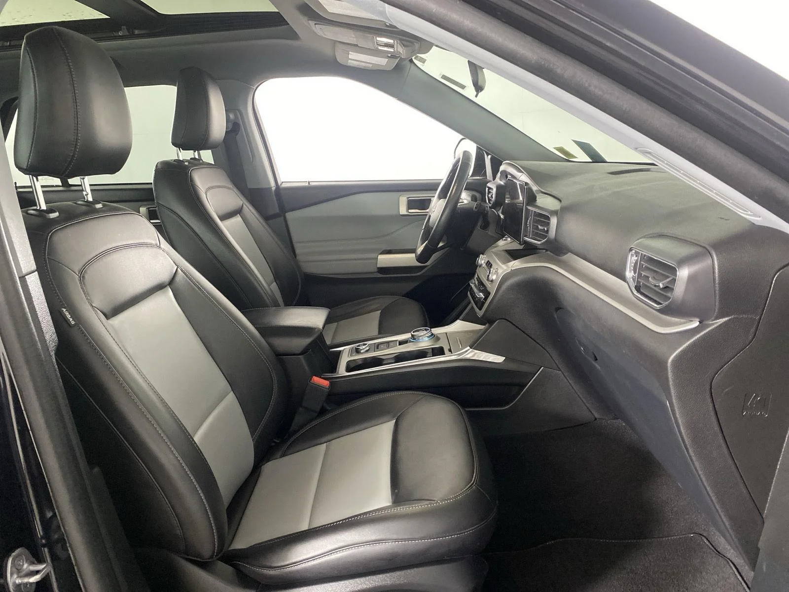 Used 2023 Agate Black Ford XLT image 28