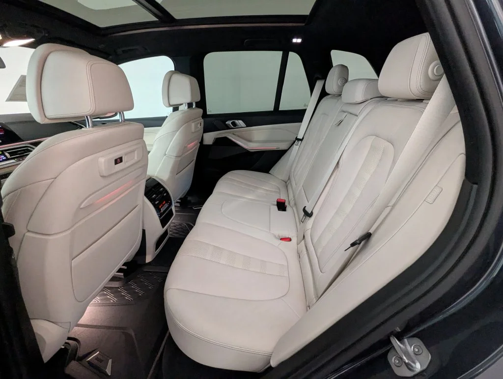 Certified Used 2019 Gray BMW xDrive40i image 14