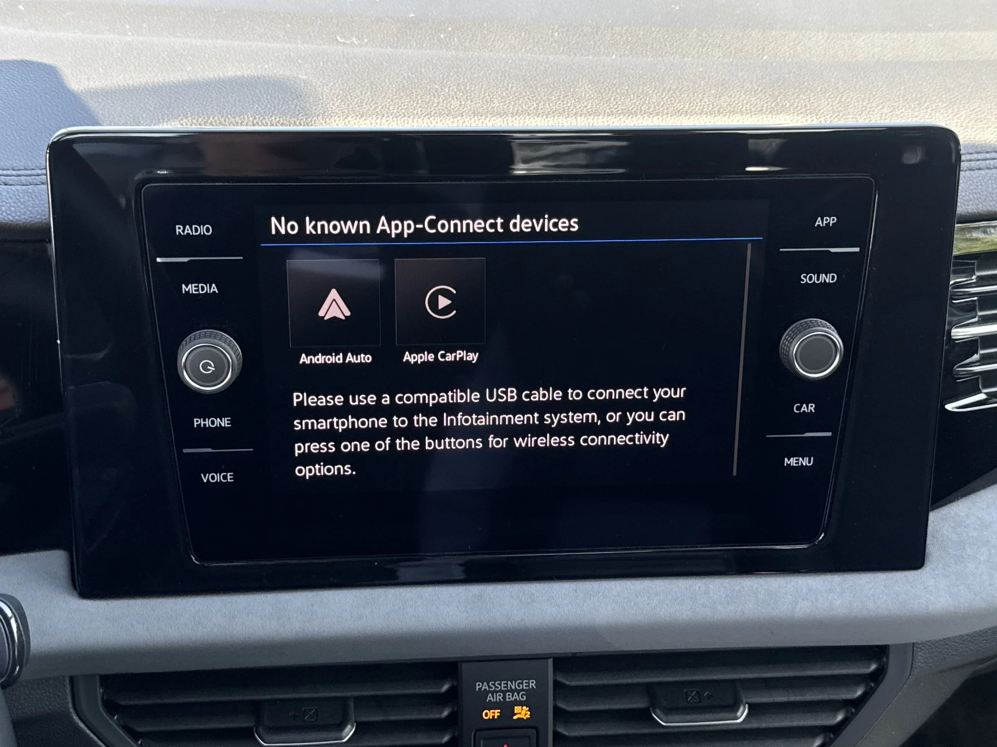 Certified Used 2025 Platinum Gray Metallic Volkswagen SE image 21