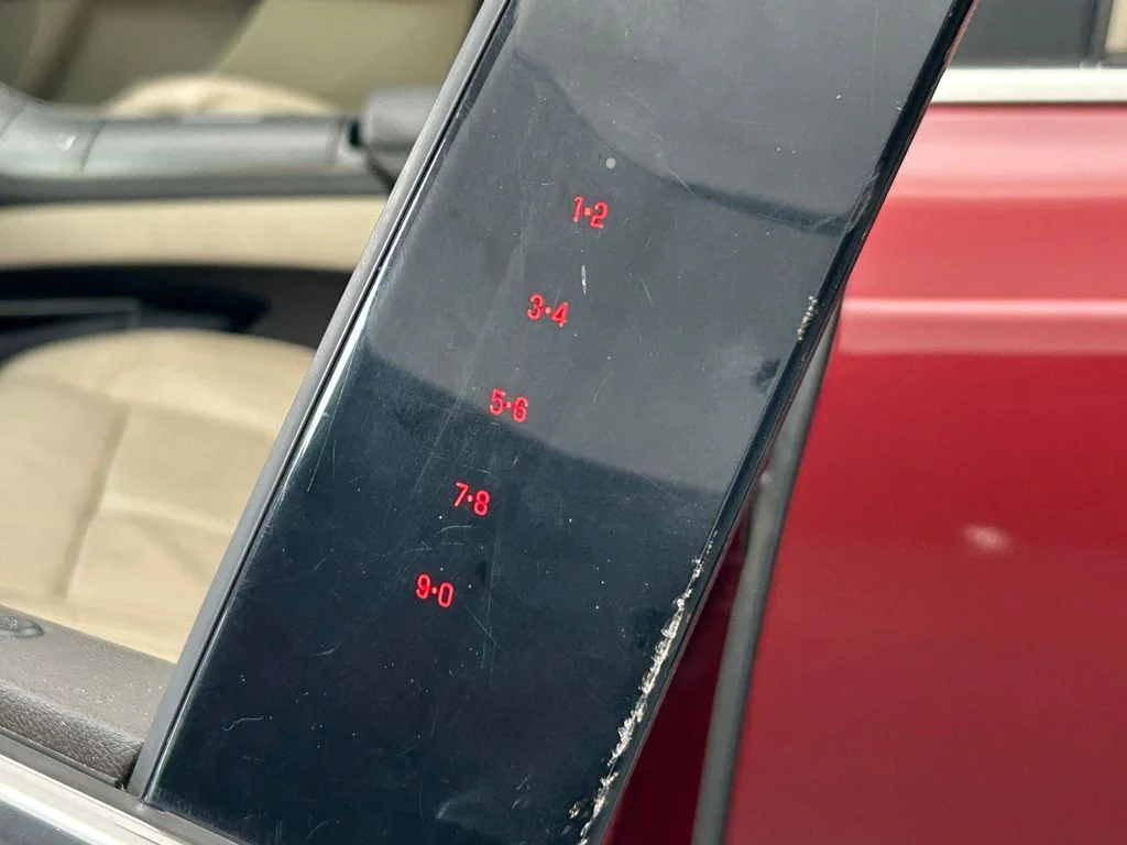 Used 2017 Ruby Red Metallic Lincoln Reserve image 37