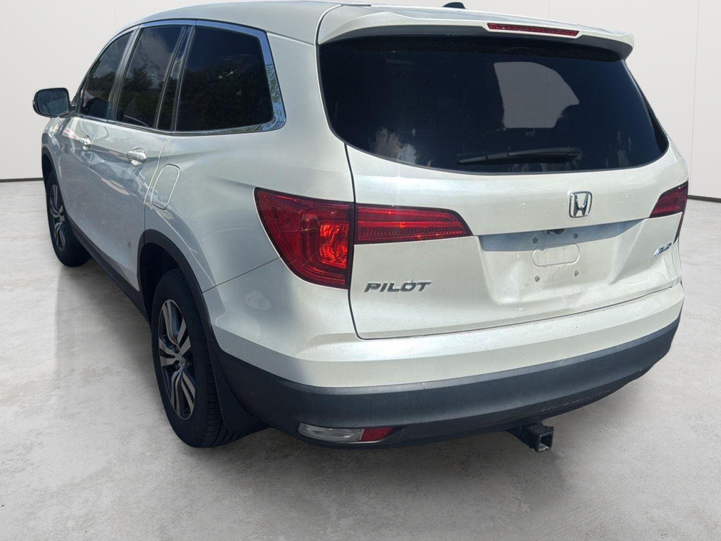 Used 2016  Honda EX-L image 6