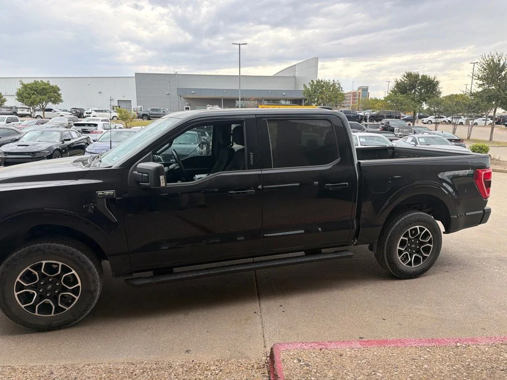 Used 2022 Black Ford XLT image 2